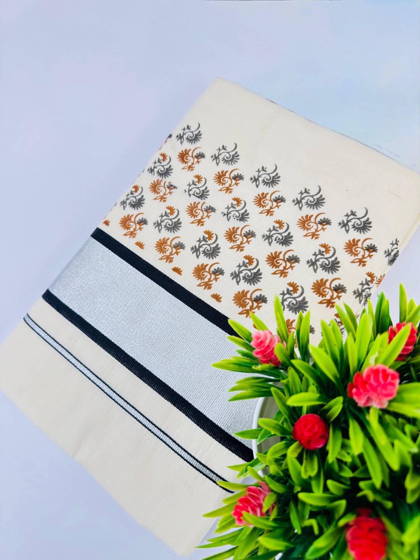 SF006B Kerala Handloom Saree - Image 1